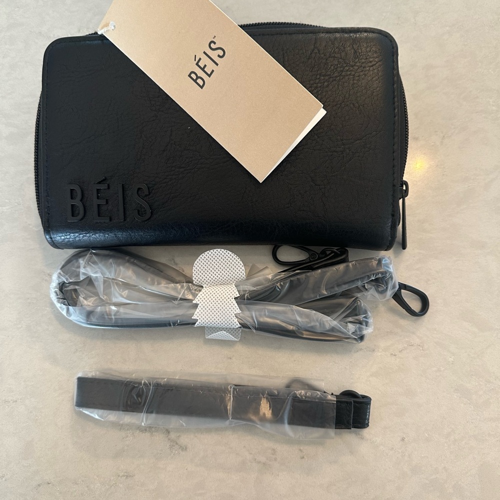 New BÉIS Black Wallet